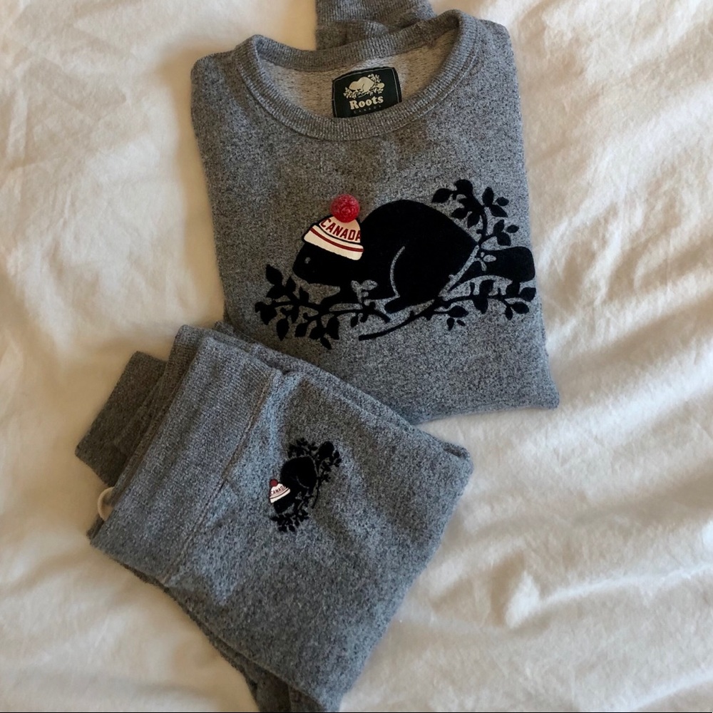 ROOTS SKINNY SWEATPANTS AND SWEATSHIRT